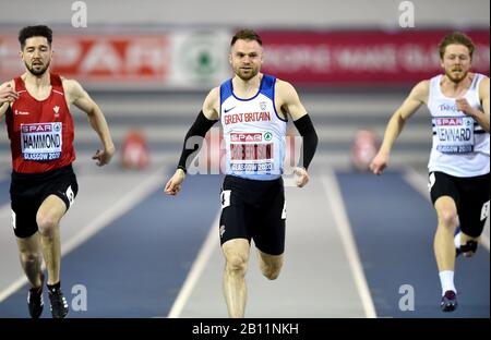 Andrew Robertson si è fatto strada per vincere il 60m di Men Heat Tre durante il giorno uno DEI CAMPIONATI INGLESI DI atletica al coperto DI THE Emirates Arena, Glasgow. Foto Stock