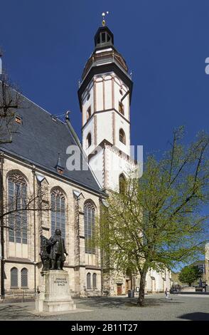 Bach monumento davanti la Thomaskirche di Lipsia, in Sassonia, Germania Foto Stock