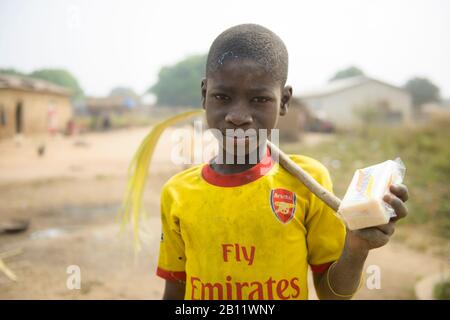 Ragazzo del Benin settentrionale, Africa Foto Stock