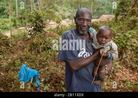 Campo profughi dell'UNHCR per i Fulani, rifugiati di guerra civile provenienti dalla Repubblica Centrafricana, Camerun, Africa Foto Stock