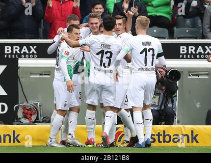 Monchengladbach, Germania. 22nd Feb, 2020. Monchengladbach, Germania, 22nd Feb 2020. Gladbach, Borussia Monchengladbach - TSG Hoffenheim jubilation Gladbach to GINTER at 1: 0 | utilizzo nel mondo credito: DPA Picture Alliance/Alamy Live News credito: DPA/Alamy Live News Foto Stock