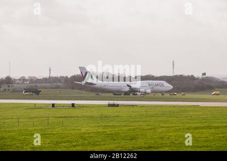 Boscombe Down, Amesbury, Uk, 22nd Feb 2020, L'Aereo Atterra A Boscombe Down Con I Passeggeri Della Crociera Diamond Princess, Simon Ward/Alamy Live News Credit: Simon Ward/Alamy Live News Foto Stock