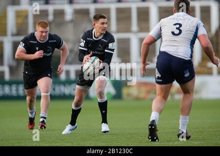 Newcastle, Regno Unito. 22nd Feb, 2020. Toby Flood of Newcastle Falcons in azione durante la partita del Greene King IPA Championship tra Newcastle Falcons e London Scottish a Kingston Park, Newcastle, sabato 22nd febbraio 2020. (Credit: Chris Lishman | Mi News) Credit: Mi News & Sport /Alamy Live News Foto Stock