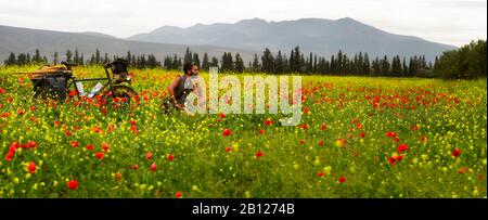 Escursioni in bicicletta nel Medio Atlante, Marocco Foto Stock