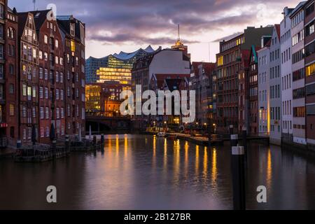 Vista Delle Elbphilharmonie, Nikolaipeet, Speicherstadt, Amburgo, Germania Foto Stock