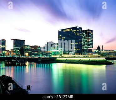 Medienhafen, Dusseldorf, Germania Foto Stock