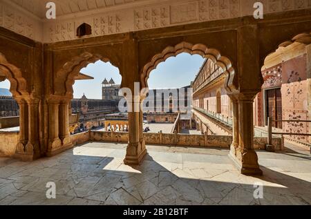 Cortile interno di Amer Fort, Jaipur, Rajasthan, India Foto Stock