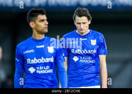 Spakenburg, Paesi Bassi. 22nd Feb, 2020. Spakenburg, 22-02-2020, Sportpark de Westmaat, Tweede Divie, IJsselmeervogels - GVV, stagione 2019/2020, (R) GVV giocatore Danny de Leeuw durante la partita IJsselmeervogels - GVV credito: Pro Shots/Alamy Live News Foto Stock