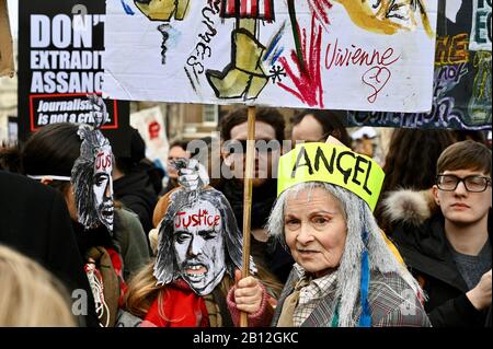 Vivienne Westwood. Non Estradare La Protesta Di Assange, Whitehall, Londra. REGNO UNITO Foto Stock