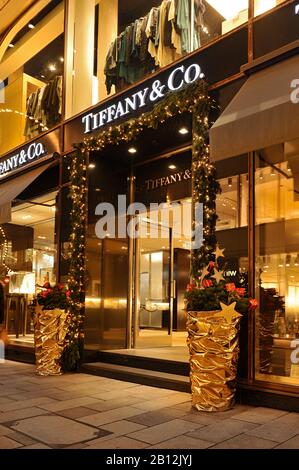 Neuer Wall, Tiffany & Co., strada dello shopping, lusso, città anseatica Amburgo, Germania, Europa Foto Stock