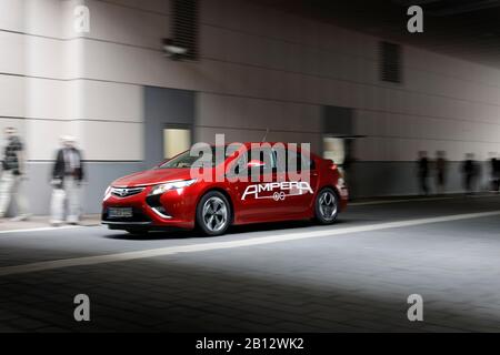 Opel Ampera veicolo ibrido plug-in,press shuttle,International Motor Show IAA 2011,Francoforte,Hesse,Germania,Europa Foto Stock