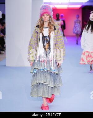 Londra, Uk, 13th, Feb, 2020, Ashley Williams Passerella Show London Fashion Week Autunno Inverno 2020, Autunno Inverno 2020 Al British Fashion Council Show Sp Foto Stock