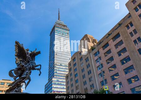 Messico, Città Del Messico-3 Febbraio, 2020: Torre Latinoamericana, Torre Di Riferimento Vicino Al Parco Centrale Alameda Foto Stock