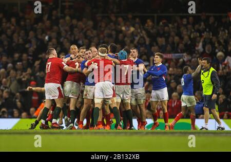 Millennium Stadium, Cardiff, Glamorgan, Regno Unito. 22nd Feb, 2020. International Rugby, Six Nations Rugby, Galles contro Francia; Temps si infiammata al fischio finale Credit: Action Plus Sports/Alamy Live News Foto Stock