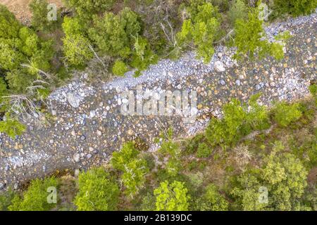 Vista dall'alto della gola del fiume Asco in Haute Corse sull'isola della corsica, Francia Foto Stock