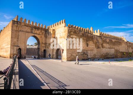 Le mura della città di Fes in Marocco. Foto Stock