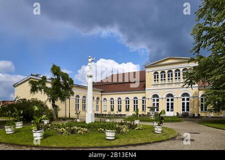 Orangery in giardini del palazzo Neustrelitz, Mecklenburg-Pomerania occidentale, Germania Foto Stock