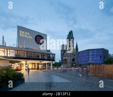 Bikinihaus E Kaiser Wilhelm Memorial Church, Charlottenburg, Berlino, Germania Foto Stock