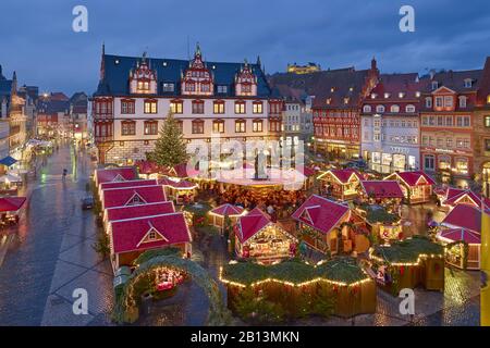 Mercatino di Natale con Town House, ex cancelleria ducale a Coburg, alta Franconia, Baviera, Germania Foto Stock