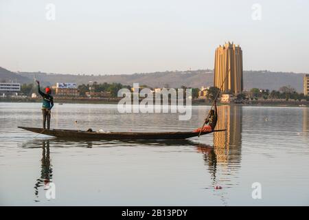 Pescatori nel fiume Niger a Bamako, Mali Foto Stock