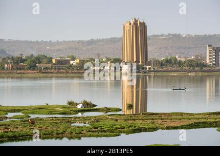 Pescatori nel fiume Niger a Bamako, Mali Foto Stock