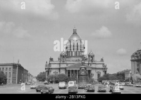 Circa 1980 Leningrado (San Pietroburgo), la cattedrale di Sant'Isacco, la più grande cattedrale ortodossa della città Foto Stock