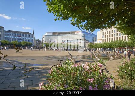 La Königsplatz con gargoyles a Kassel, Hesse, Germania Foto Stock