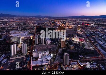 Aereo da elicottero al tramonto, Las Vegas, Nevada, USA Foto Stock