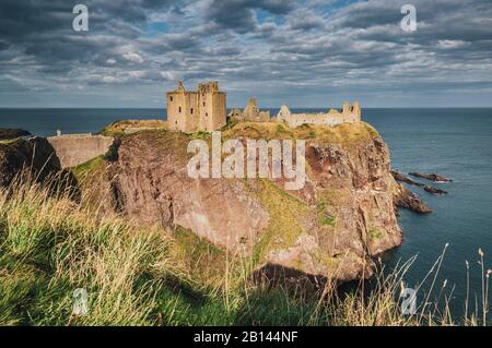 Castello di Dunnottar (Dùn Fhoithear), Aberdeenshire, Stonehaven, pianure, Scozia Foto Stock