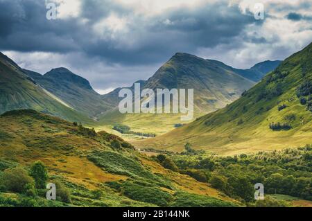 Glencoe (Gleann Comhann), Glen Coe, Loch Leven, altopiani, Scozia Foto Stock