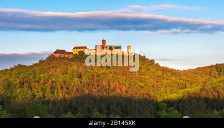 Il Wartburg alla luce dell'ultima sera, Foresta Turingia, Eisenach, Turingia, Germania Foto Stock