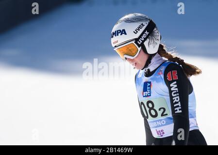 Ljubno, Slovenia. 22nd Feb, 2020. Juliane Seyfarth della Germania compete durante l'evento della FIS Ski Jumping World Cup Ljubno 2020 che si terrà il 22 febbraio 2020 a Ljubno, in Slovenia. (Foto Di Rok Rakun/Pacific Press) Credito: Pacific Press Agency/Alamy Live News Foto Stock