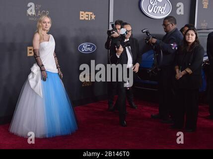 Brie Larson arriva al 51st NAACP Image Awards che si è tenuto al Pasadena Civic Auditorium di Pasadena, CA sabato 22 febbraio 2020. (Foto di Slanlee B. Mirador/Sipa USA) Foto Stock