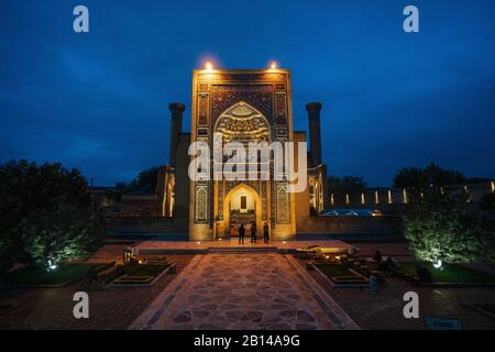 Registan Square a Samarcanda, Uzbekistan - punto di riferimento del paese Foto Stock