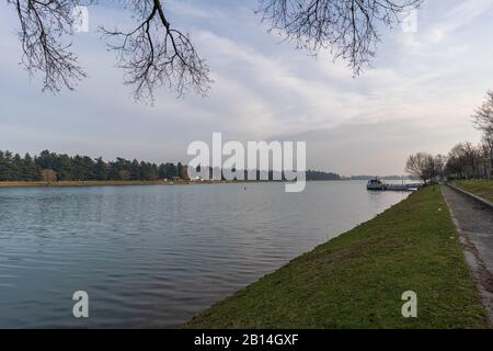 Lago Idroscalo in serata, parco Idroscalo in inverno, Milano Italia Foto Stock