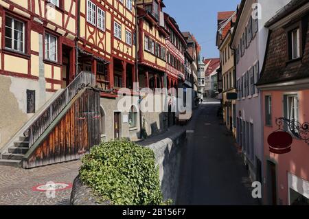 Viale deserto nella splendida città vecchia di Meersburg sul lago di Costanza, Germania Foto Stock