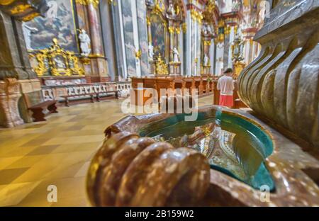 Visita della nuova cattedrale di Linz, Austria Foto Stock