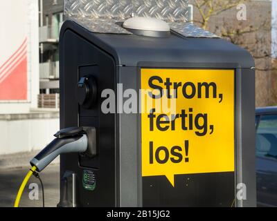Stazione di rifornimento di elettricità, Kamen, zona della Ruhr, Renania Settentrionale-Vestfalia, Germania, Europa Foto Stock