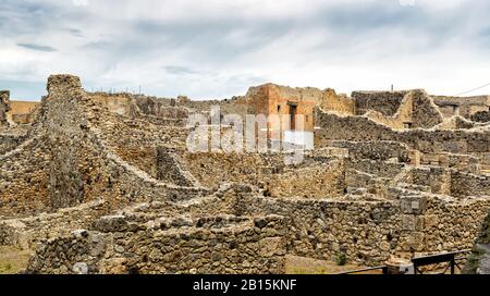 Rovine Di Pompei, Italia. Pompei è un'antica città romana morta dall'eruzione del Vesuvio nel 79 d.C. Foto Stock