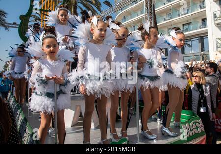 SITGES BARCELONA 2020/ CARNAVAL DE SITGES RÚA INFANTIL 23/02/200 Foto Stock