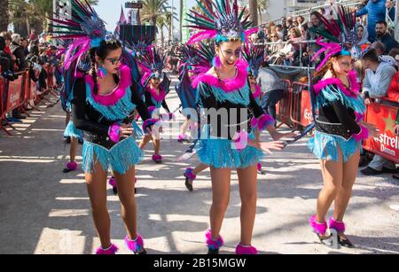 SITGES BARCELONA 2020/ CARNAVAL DE SITGES RÚA INFANTIL 23/02/200 Foto Stock