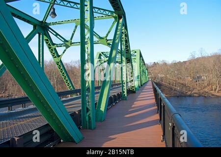 Ponte di truss che attraversa il fiume Delaware e che collega gli stati New Jersey e Pennsylvania alla città di Stockton, New Jersey, Stati Uniti. -00 Foto Stock