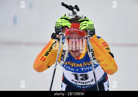 Anterselva, Italia. 23rd Feb, 2020. Biathlon: Campionato del mondo, inizio di massa 15 km, uomini. Johannes Kühn dalla Germania reagisce al traguardo. Credit: Hendrik Schmidt/Dpa/Alamy Live News Foto Stock