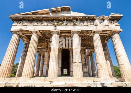 Tempio di Hephaesto a Agora primo piano, Atene, Grecia. E' uno dei principali punti di riferimento di Atene. Vista frontale dell'antico Tempio Greco di Hephaestu Foto Stock