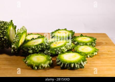 Una bella zucca verde amara con buona texture Foto Stock