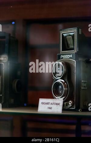 Adana, Turchia - 25 Giugno 2019: Flexaret Automat 1960 Twin Lens Reflex Camera. Foto Stock