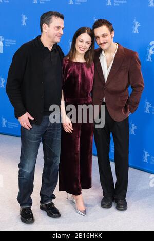 Grand Hyatt Hotel, Potsdamer Platz, Berlino, Germania. 23rd Feb, 2020. Christian Petzold, birra Paula, Franz Rogowski pone a UNDINE Photocall. Foto Di Credito: Julie Edwards/Alamy Live News Foto Stock