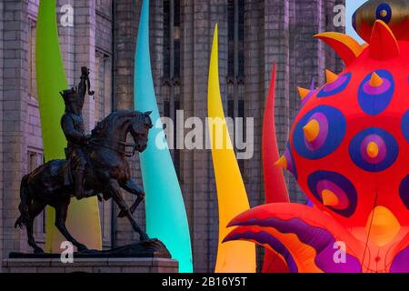 Nella foto "creature dal profondo" al di fuori del college Marischal SPECTRA, il Festival della luce scozzese, torna ad Aberdeen per la f Foto Stock