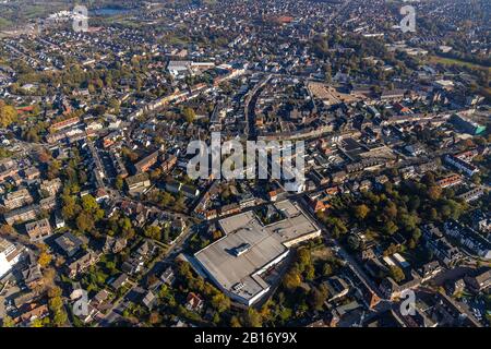 Fotografia aerea, vista del centro di Geldern, Chiesa cattolica di S. Maria Maddalena, Geldern, basso Reno, Renania Settentrionale-Vestfalia, Germania, C. Foto Stock