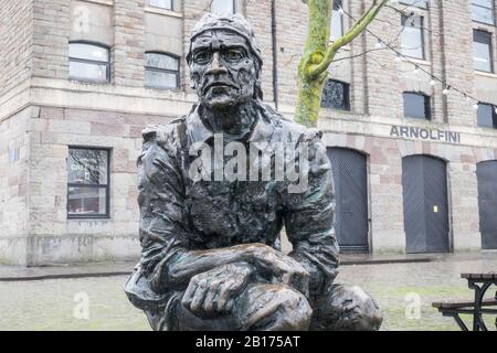 Statua,di,John Cabot,Harbourside,Near,Arnolfini,Bristol,city,center,West Country,Southwest,Inghilterra,Inglese,Gran,Gran,Gran,Gran,Gran,Gran Bretagna,GB,UK,Regno Unito Foto Stock